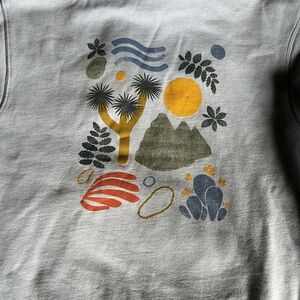 Women’s lavender Mountain Hardwear Hoodie